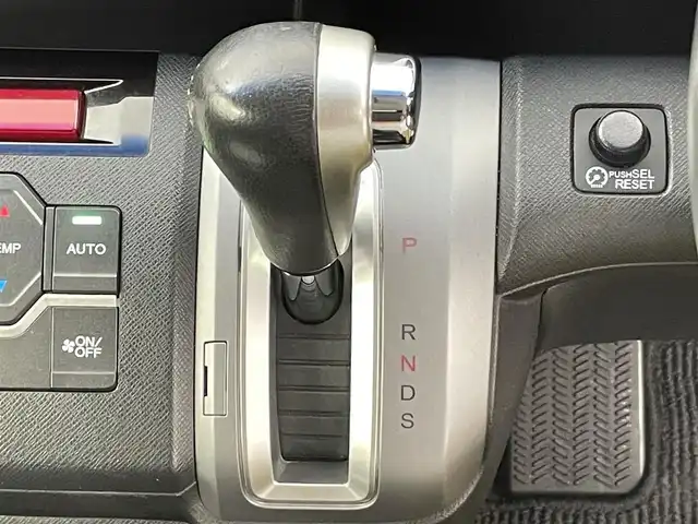 ホンダ ステップワゴン スパーダ Z クールスピリット 千葉県 2014(平26)年 9.2万km プレミアムスパークルブラックパール フリップダウンモニター/純正7インチSDナビ/CD DVD MSV BT フルセグ/バックカメラ/両側パワースライドドア/クルーズコントロール/パドルシフト/ハーフレザー/純正17インチアルミホイール/HIDオートライト/革巻きステアリング/ステアリングスイッチ/純正フロアマット/ドアバイザー/スマートキー/ビルトインETC