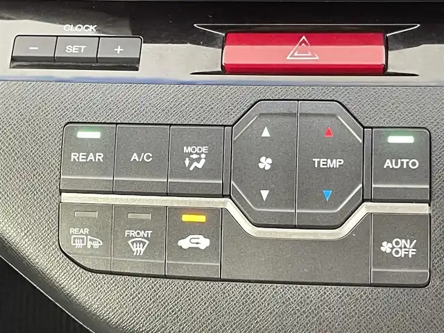 ホンダ ステップワゴン スパーダ Z クールスピリット 千葉県 2014(平26)年 9.2万km プレミアムスパークルブラックパール フリップダウンモニター/純正7インチSDナビ/CD DVD MSV BT フルセグ/バックカメラ/両側パワースライドドア/クルーズコントロール/パドルシフト/ハーフレザー/純正17インチアルミホイール/HIDオートライト/革巻きステアリング/ステアリングスイッチ/純正フロアマット/ドアバイザー/スマートキー/ビルトインETC