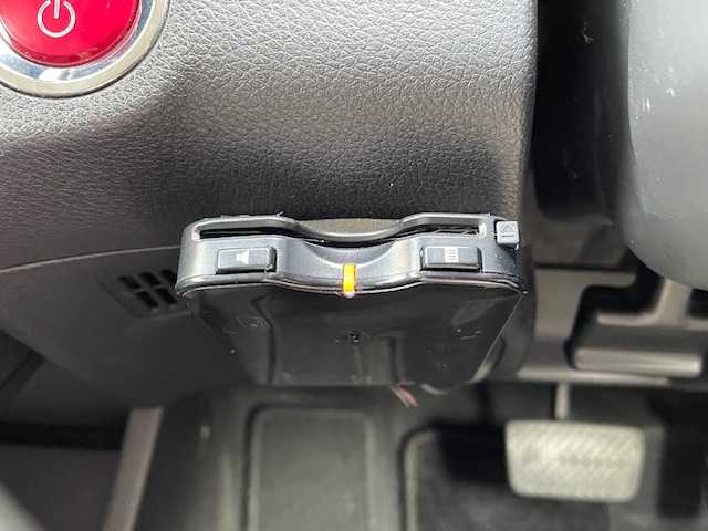 ホンダ ヴェゼル ハイブリッド X 富山県 2014(平26)年 10.8万km ホワイトオーキッドパール (株)IDOMが運営する【じしゃロン富山店】の自社ローン対象車両になります。こちらは現金ご利用時の価格です。自社ローンご希望の方は別途その旨お申付け下さい。/社外ナビ/FM/AM/CD/DVD/フルセグ/SD/バックカメラ/ETC/シティブレーキアクティブシステム/横滑り防止装置/LEDヘッドライト/フォグランプ/オートライト/ドアバイザー/クルーズコントロール/電子パーキングブレーキ/ステアリングリモコン/プッシュスタート/スマートキー/スペアキー１本/取説/保証書