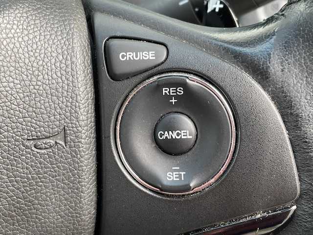 ホンダ ヴェゼル ハイブリッド X 富山県 2014(平26)年 10.8万km ホワイトオーキッドパール (株)IDOMが運営する【じしゃロン富山店】の自社ローン対象車両になります。こちらは現金ご利用時の価格です。自社ローンご希望の方は別途その旨お申付け下さい。/社外ナビ/FM/AM/CD/DVD/フルセグ/SD/バックカメラ/ETC/シティブレーキアクティブシステム/横滑り防止装置/LEDヘッドライト/フォグランプ/オートライト/ドアバイザー/クルーズコントロール/電子パーキングブレーキ/ステアリングリモコン/プッシュスタート/スマートキー/スペアキー１本/取説/保証書