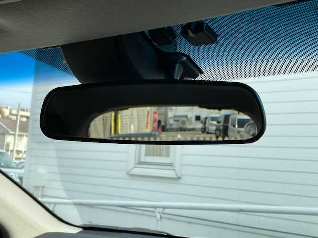 ホンダ ヴェゼル ハイブリッド X 富山県 2014(平26)年 10.8万km ホワイトオーキッドパール (株)IDOMが運営する【じしゃロン富山店】の自社ローン対象車両になります。こちらは現金ご利用時の価格です。自社ローンご希望の方は別途その旨お申付け下さい。/社外ナビ/FM/AM/CD/DVD/フルセグ/SD/バックカメラ/ETC/シティブレーキアクティブシステム/横滑り防止装置/LEDヘッドライト/フォグランプ/オートライト/ドアバイザー/クルーズコントロール/電子パーキングブレーキ/ステアリングリモコン/プッシュスタート/スマートキー/スペアキー１本/取説/保証書