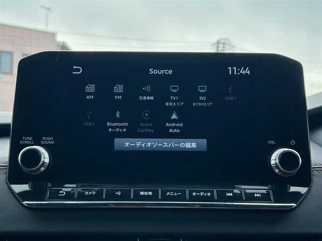 三菱 アウトランダー ＰＨＥＶ P 千葉県 2022(令4)年 3.3万km ホワイトダイヤモンド 純正ナビ/ (AM/FM/USB/Bluetooth/フルセグTV)/BOSEプレミアムサウンド/100V電源/ETC2.0/マルチアラウンドモニター/黒レザーシート/ e-Assist/・衝突被害軽減ブレーキシステム/・踏み間違い衝突防止アシスト［EAPM］/・車線逸脱警報システム[LDW]/・車線逸脱防止支援機能［LDP］/・車線維持支援機能［LKA］/・ふらつき警報[DAA]/・レーダークルーズコントロール/・後側方車両検知警報システム [BSW]/・標識認識システム[TSR]/・ヘッドアップディスプレイ/ドライブモードセレクター/メモリー機能付きパワーシート/シートヒーター/ステアリングヒーター/電動リアゲート/アダプティブLEDヘッドライト/18インチ社外アルミホイール