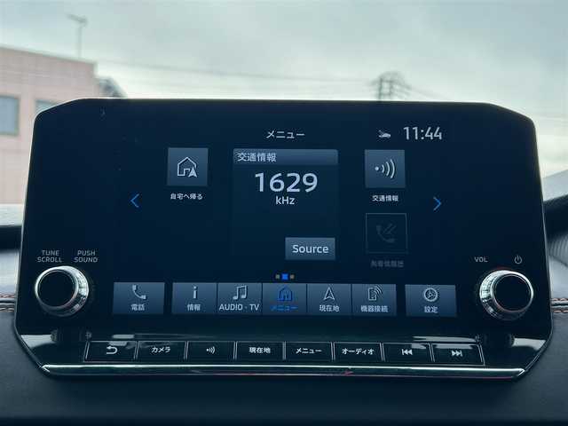 三菱 アウトランダー ＰＨＥＶ P 千葉県 2022(令4)年 3.3万km ホワイトダイヤモンド 純正ナビ/ (AM/FM/USB/Bluetooth/フルセグTV)/BOSEプレミアムサウンド/100V電源/ETC2.0/マルチアラウンドモニター/黒レザーシート/ e-Assist/・衝突被害軽減ブレーキシステム/・踏み間違い衝突防止アシスト［EAPM］/・車線逸脱警報システム[LDW]/・車線逸脱防止支援機能［LDP］/・車線維持支援機能［LKA］/・ふらつき警報[DAA]/・レーダークルーズコントロール/・後側方車両検知警報システム [BSW]/・標識認識システム[TSR]/・ヘッドアップディスプレイ/ドライブモードセレクター/メモリー機能付きパワーシート/シートヒーター/ステアリングヒーター/電動リアゲート/アダプティブLEDヘッドライト/18インチ社外アルミホイール