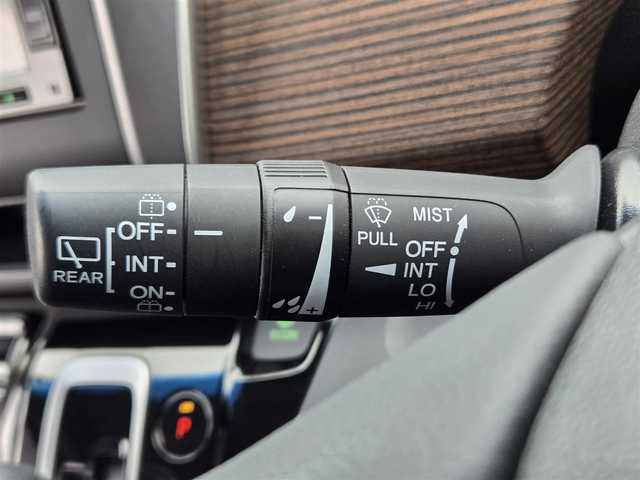 ホンダ フリード ハイブリット クロスター ホンダセンシング 鹿児島県 2021(令3)年 2.4万km プレミアムクリスタルレッドM 両側パワースライドドア　/アダプティブクルーズコントロール　/ビルトインＥＴＣ　/前後純正ドライブレコーダー　/純正メモリーナビ（ＶＸＭ－２２４ＶＦｉ）　/Ｄ＋Ｎ席シートヒーター　/ルーフレール　/ＢＴオーディオ/ホンダセンシング/横滑り防止装置/レーンキープアシスト/バックカメラ/プッシュスタート/スマートキー/純正アルミホイール(15インチ)/プッシュスタート/スマートキー/エアバッグ(W＋サイド)/カーテンエアバッグ
