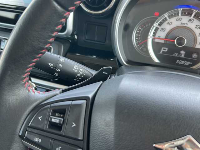 スズキ スペーシア カスタム HYBRID XS ターボ 山口県 2018(平30)年 6.1万km ブリスクブルーメタリック/ブラック2トーンルーフ 禁煙車/社外SDナビ【CN-RE04WD】/フルセグテレビ/Bluetooth/両側パワースライドドア/ビルトインETC/クルーズコントロール/サーキュレーター/ハーフレザーシート/シートヒーター【D席のみ】/パドルシフト/純正フロアマット/純正15インチアルミホイール/本革巻きステアリング/ステアリングスイッチ/ドアバイザー/プッシュスタート/スマートキー/アイドリングストップ/LEDフォグランプ/コーナーセンサー/パーキングアシスト/衝突被害軽減システム/レーンキープアシスト/盗難防止装置