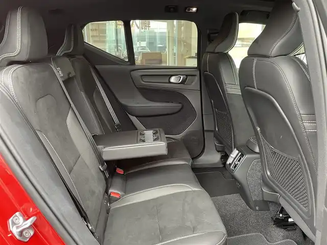 ボルボ ＸＣ４０ T4 AWD Rデザイン 鹿児島県 2020(令2)年 5.3万km 赤Ⅱ 純正ナビ/フルセグTV/全方位カメラ/クルーズコントロール/前後ドライブレコーダー/ETC/前席パワーシート/前後シートヒーター/純正マット/パドルシフト/プッシュスタート/スマートキー