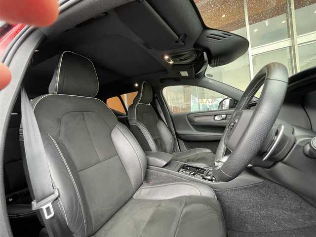 ボルボ ＸＣ４０ T4 AWD Rデザイン 鹿児島県 2020(令2)年 5.3万km 赤Ⅱ 純正ナビ/フルセグTV/全方位カメラ/クルーズコントロール/前後ドライブレコーダー/ETC/前席パワーシート/前後シートヒーター/純正マット/パドルシフト/プッシュスタート/スマートキー