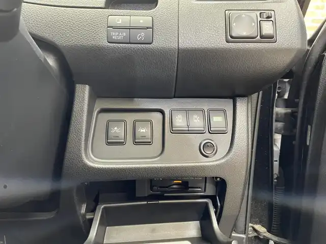 日産 セレナ ライダー BラインS HVAセーフ 岩手県 2014(平26)年 10.3万km ダイヤモンドブラック 両側パワースライドドア/アラウンドビューモニター/エマージェンシーブレーキ/横滑り防止装置/レーンアシスト/アイドリングストップ/前後ソナー/AC100V100Wコンセント/ロールサンシェード/リヤオートエアコン/純正ナビ/フルセグTV/ドライブレコーダー/ETC/ステアリングスイッチ/LEDヘッドライト/純正16インチアルミホイール/エンジンスターター