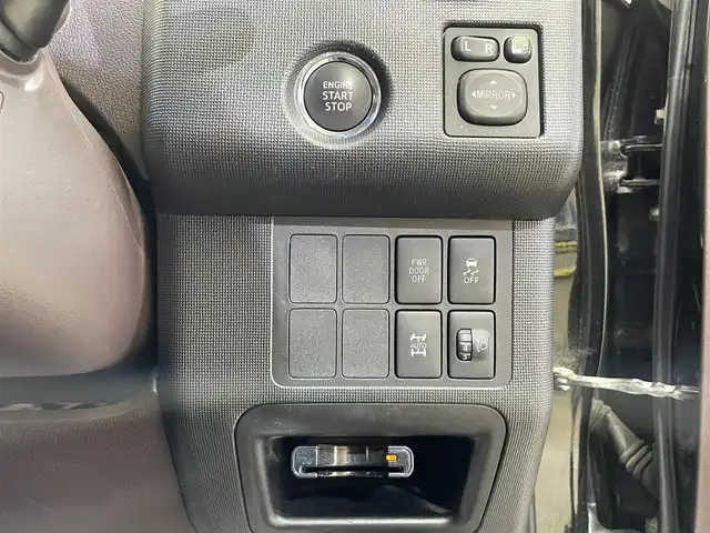 トヨタ スペイド F 岩手県 2012(平24)年 6.9万km ブラック ４WD/左側パワースライドドア/横滑り防止装置/ドライブレコーダー/ETC/オートエアコン/エンジンスターター/ヘッドライトレベライザー/ドアバイザー/HIDヘッドランプ/純正フロアマット/HIDヘッドランプ/社外１７インチアルミホイール/電動格納ミラー/助手席ロングスライドシート