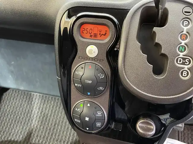 トヨタ スペイド F 岩手県 2012(平24)年 6.9万km ブラック ４WD/左側パワースライドドア/横滑り防止装置/ドライブレコーダー/ETC/オートエアコン/エンジンスターター/ヘッドライトレベライザー/ドアバイザー/HIDヘッドランプ/純正フロアマット/HIDヘッドランプ/社外１７インチアルミホイール/電動格納ミラー/助手席ロングスライドシート