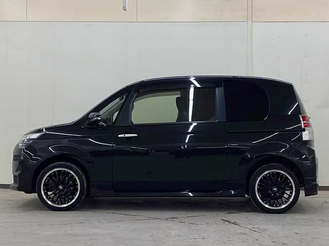 トヨタ スペイド F 道央・札幌 2012(平24)年 6.9万km ブラックマイカ /4WD//社外HDDナビ：CN-H510WD/（CD/DVD/BT/SD/ラジオ/フルセグ）//左側パワースライドドア//横滑り防止装置//ドライブレコーダー//ETC//オートエアコン//エンジンスターター//ヘッドライトレベライザー//ドアバイザー//HIDヘッドランプ//純正フロアマット//HIDヘッドランプ//社外１７インチアルミホイール