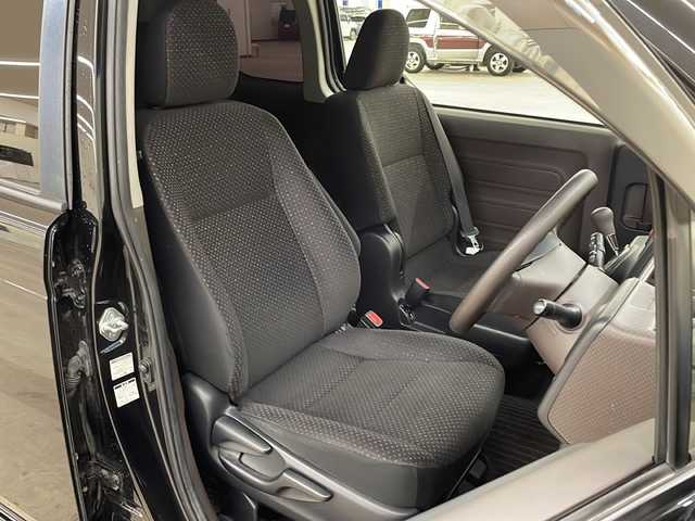 トヨタ スペイド F 道央・札幌 2012(平24)年 6.9万km ブラックマイカ /4WD//社外HDDナビ：CN-H510WD/（CD/DVD/BT/SD/ラジオ/フルセグ）//左側パワースライドドア//横滑り防止装置//ドライブレコーダー//ETC//オートエアコン//エンジンスターター//ヘッドライトレベライザー//ドアバイザー//HIDヘッドランプ//純正フロアマット//HIDヘッドランプ//社外１７インチアルミホイール