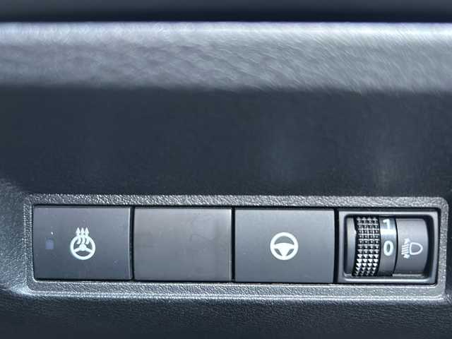 日産 ノート X FOUR 福島県 2023(令5)年 8.3万km ピュアホワイトパール 360°セーフティアシスト/・踏み間違い衝突防止アシスト/・インテリジェントエマージェンシーブレーキ/・車線逸脱警報/・前方衝突予測警報/純正ディスプレイオーディオナビ/・フルセグTV/USB/HDMI/FM/AM/・AppleCarPlay/AndroidAuto/・ビルトインETC2.0/・バックカメラ/・アラウンドビューモニター/デジタルインナーミラー/革張りステアリング/・ステアリングスイッチ/・ステアリングヒーター/・クルーズコントロール追従あり/電子パーキング/・オートブレーキホールド/D+N席シートヒーター/ワイヤレス充電/電動格納ミラー/プッシュスタート/・スマートキー/ハロゲンヘッドライト/・オートライト/・オートマチックハイビーム/純正フロアマット/レンタカーアップ