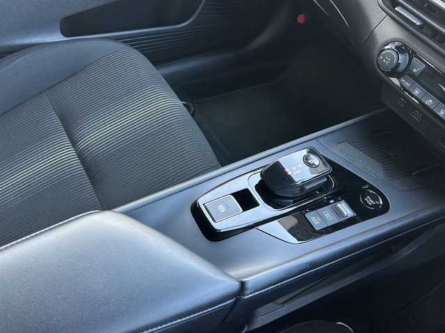 日産 ノート X FOUR 福島県 2023(令5)年 8.3万km ピュアホワイトパール 360°セーフティアシスト/・踏み間違い衝突防止アシスト/・インテリジェントエマージェンシーブレーキ/・車線逸脱警報/・前方衝突予測警報/純正ディスプレイオーディオナビ/・フルセグTV/USB/HDMI/FM/AM/・AppleCarPlay/AndroidAuto/・ビルトインETC2.0/・バックカメラ/・アラウンドビューモニター/デジタルインナーミラー/革張りステアリング/・ステアリングスイッチ/・ステアリングヒーター/・クルーズコントロール追従あり/電子パーキング/・オートブレーキホールド/D+N席シートヒーター/ワイヤレス充電/電動格納ミラー/プッシュスタート/・スマートキー/ハロゲンヘッドライト/・オートライト/・オートマチックハイビーム/純正フロアマット/レンタカーアップ