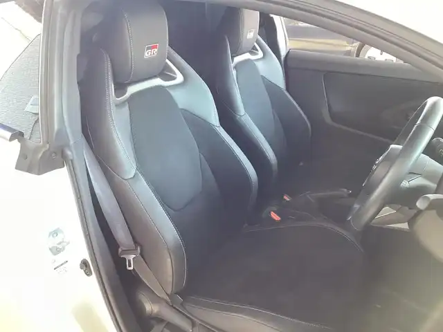 トヨタ ＧＲヤリス RZ ハイパフォーマンス 鹿児島県 2024(令6)年 1.3万km プラチナホワイトパールマイカ 純正マルチメディア/　ナビ、フルセグTV、BT、USB、FM、AM/JBLサウンドシステム/BBS製18インチアルミホイール/カーボン調ルーフ/追従付きクルーズコントロール/3灯式LEDヘッドライト/ステアリングヒーター/シートヒーター/ビルトインETC/Toyota　Safety Sense/スマートキーX2/新車保証書/取扱説明書/マルチメディア取扱説明書