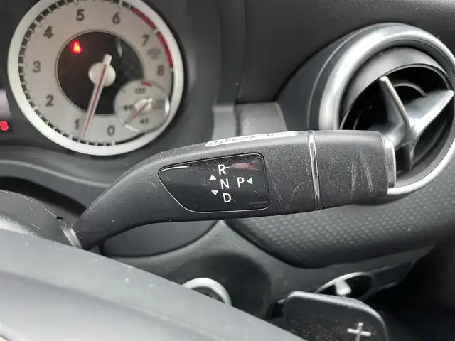 メルセデス・ベンツ Ａ１８０ 長野県 2014(平26)年 5万km 黒 純正ナビ/・Bluetooth/CD/DVD/FMAM/バックカメラ/純正フロアマット/ハーフレザーシート/純正16インチAW/コーナーセンサー前後/オートライト/ドアバイザー/ノーマルタイヤ積み込み/電格ミラー/パドルシフト/スペアキー有/スマートキー