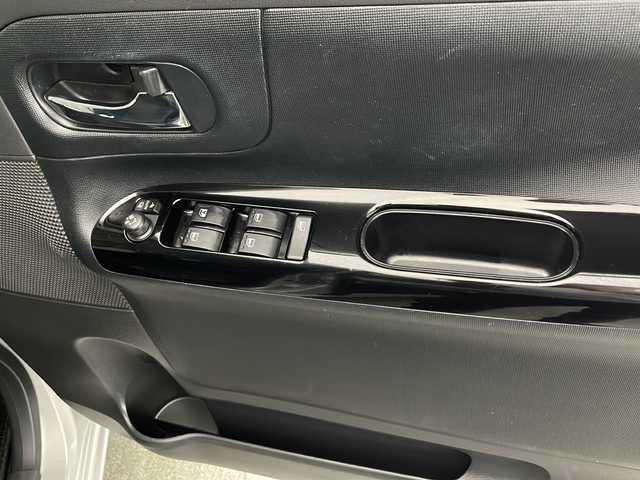 ダイハツ ムーヴ キャンバス G ブラックインテリア VS SAⅢ 宮崎県 2021(令3)年 6.9万km スムースグレーマイカメタリック/ブラックマイカメタリック 2トーン 禁煙車/衝突被害軽減ブレーキ/純正ナビTV/（NMZK-W71D/CD/DVD/Bluetooth/フルセグTV)/純正セキュリティアラーム/純正LEDオートライト/純正LEDフォグ/純正フロアマット/社外14インチアルミ/両側電動スライドドア/オートマチックハイビーム/クリアランスソナー/オートエアコン/ブラックインテリア/ウインカードアミラー/オート電動格納ミラー/本革巻ハンドル/ETC/スマートキー/プッシュエンジンスタート/スペアキー/新車時保証書/取扱い説明書