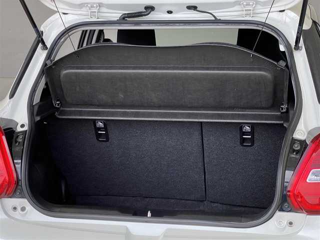 スズキ スイフト スポーツ セーフティPKG 岐阜県 2018(平30)年 3.7万km ピュアホワイトP ENKEI製17インチAW/スズキセーフティサポート/・デュアルセンサーブレーキサポート/・アダプティブクルーズコントロール/・車線逸脱抑制機能/・車線逸脱警報機能/Panasonic製8型ナビ（OP）/（フルセグTV/CD/DVD/Bluetooth/ipod）/TVキャンセラー/専用スポーツシート/運転席シートヒーター/革巻きステアリング/MTモード付AT/パドルシフト/LEDヘッドライト/フロントフォグ/アルミペダル/ドアバイザー/純正フロアマット/純正ビルトインETC/前方ドライブレコーダー/GPSレーダー探知機