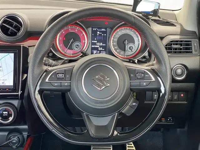 スズキ スイフト スポーツ セーフティPKG 岐阜県 2018(平30)年 3.7万km ピュアホワイトP ENKEI製17インチAW/スズキセーフティサポート/・デュアルセンサーブレーキサポート/・アダプティブクルーズコントロール/・車線逸脱抑制機能/・車線逸脱警報機能/Panasonic製8型ナビ（OP）/（フルセグTV/CD/DVD/Bluetooth/ipod）/TVキャンセラー/専用スポーツシート/運転席シートヒーター/革巻きステアリング/MTモード付AT/パドルシフト/LEDヘッドライト/フロントフォグ/アルミペダル/ドアバイザー/純正フロアマット/純正ビルトインETC/前方ドライブレコーダー/GPSレーダー探知機