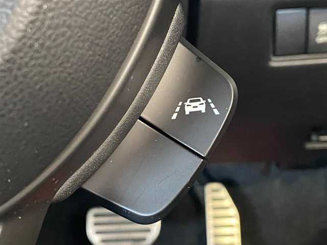 スズキ スイフト スポーツ セーフティPKG 岐阜県 2018(平30)年 3.7万km ピュアホワイトP ENKEI製17インチAW/スズキセーフティサポート/・デュアルセンサーブレーキサポート/・アダプティブクルーズコントロール/・車線逸脱抑制機能/・車線逸脱警報機能/Panasonic製8型ナビ（OP）/（フルセグTV/CD/DVD/Bluetooth/ipod）/TVキャンセラー/専用スポーツシート/運転席シートヒーター/革巻きステアリング/MTモード付AT/パドルシフト/LEDヘッドライト/フロントフォグ/アルミペダル/ドアバイザー/純正フロアマット/純正ビルトインETC/前方ドライブレコーダー/GPSレーダー探知機