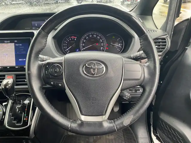 トヨタ エスクァイア Gi 福岡県 2020(令2)年 8.5万km ブラック ・1オーナー/・クルーズコントロール/・SDナビ/BT/USB/・バックカメラ/・レザーシート/シートヒーター/・ドライブレコーダー/・フルセグ/・ETC/・純正15AW/・保証書/・取扱説明書