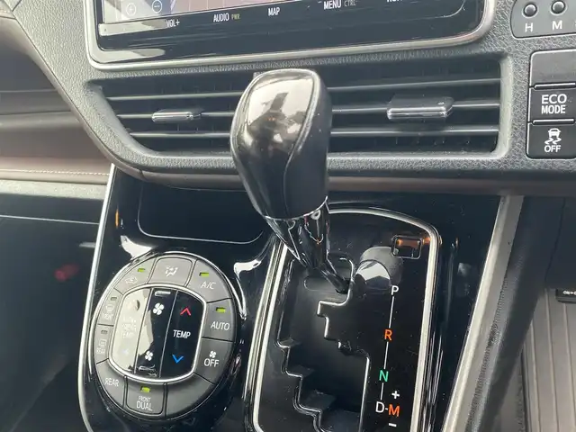 トヨタ エスクァイア Gi 福岡県 2020(令2)年 8.5万km ブラック ・1オーナー/・クルーズコントロール/・SDナビ/BT/USB/・バックカメラ/・レザーシート/シートヒーター/・ドライブレコーダー/・フルセグ/・ETC/・純正15AW/・保証書/・取扱説明書