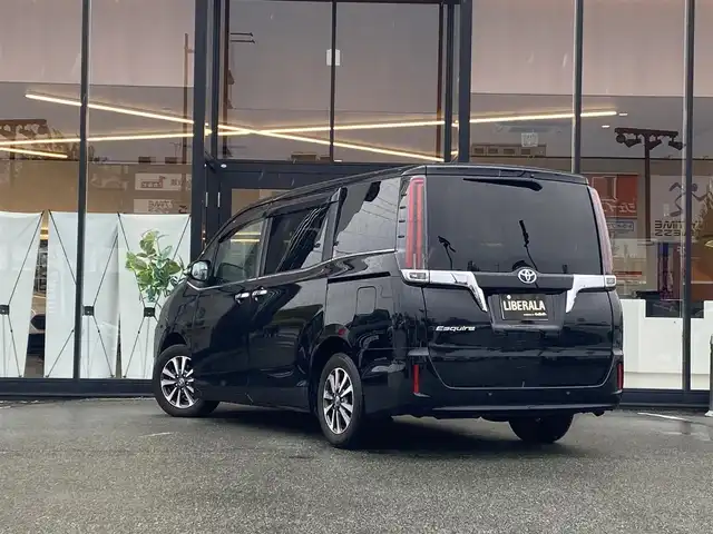 トヨタ エスクァイア Gi 福岡県 2020(令2)年 8.5万km ブラック ・1オーナー/・クルーズコントロール/・SDナビ/BT/USB/・バックカメラ/・レザーシート/シートヒーター/・ドライブレコーダー/・フルセグ/・ETC/・純正15AW/・保証書/・取扱説明書