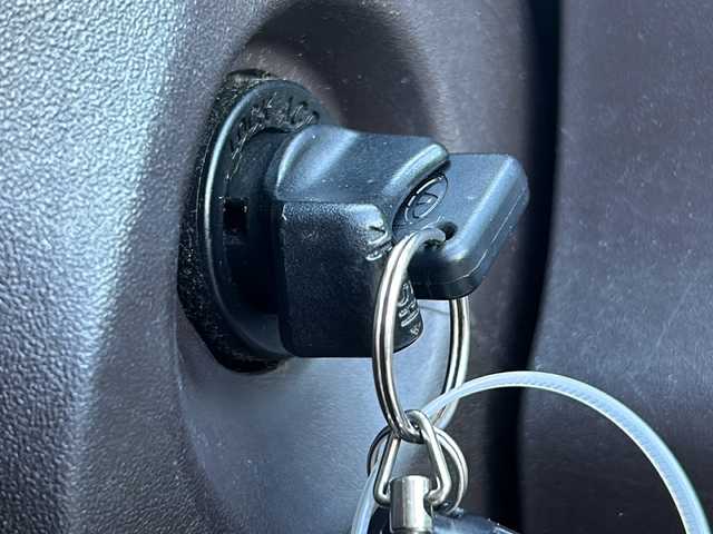 トヨタ パッソ X Lパッケージ 山形県 2015(平27)年 4万km ホワイト 禁煙車/横滑り防止装置/純正オーディオ/（AM/FM/CD)/アイドリングストップ/ETC/社外AW/社外フロアマット/電動格納ミラー/ドアバイザー/リモコンキー/冬タイヤ　スチールホイール車載/（165/65/R14)5mm