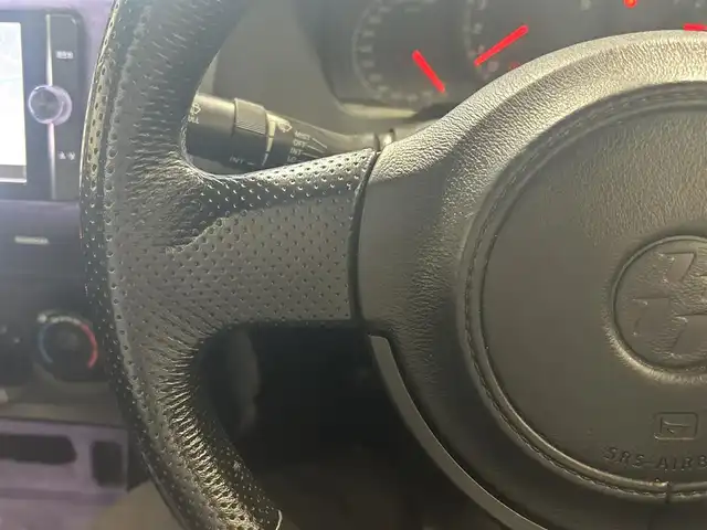 トヨタ ８６ G 愛知県 2013(平25)年 6.7万km サテンホワイトパール 純正メモリナビ/フルセグテレビ/バックカメラ/Bluetooth/ETC/RAYS AW/BLITZタワーバー/BLITZ車庫調/TRDエアロ