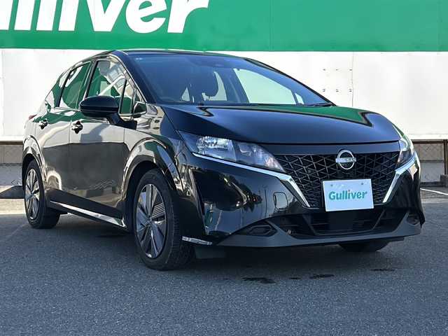 日産 ノート X FOUR 福島県 2023(令5)年 8.8万km スーパーブラック 360°セーフティアシスト/・レーダークルーズコントロール/・踏み間違い衝突防止アシスト/・インテリジェントエマージェンシーブレーキ/・車線逸脱警報/・前方衝突予測警報/純正ディスプレイオーディオナビ/・フルセグTV/USB/HDMI/FM/AM/・AppleCarPlay/AndroidAuto/・バックカメラ/・アラウンドビューモニター/・ビルトインETC2.0/デジタルインナーミラー/シートヒーター/革張りステアリング/・ステアリングスイッチ/・ステアリングヒーター/ワイヤレス充電/電動格納ミラー/・ウィンカーミラー/・オートミラー/プッシュスタート/・スマートキー/前後コーナーセンサー/ハロゲンヘッドライト/・ヘッドライトレベライザー/・オートライト/・オートマチックハイビーム/純正フロアマット