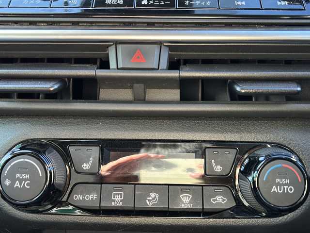 日産 ノート X FOUR 福島県 2023(令5)年 8.8万km スーパーブラック 360°セーフティアシスト/・レーダークルーズコントロール/・踏み間違い衝突防止アシスト/・インテリジェントエマージェンシーブレーキ/・車線逸脱警報/・前方衝突予測警報/純正ディスプレイオーディオナビ/・フルセグTV/USB/HDMI/FM/AM/・AppleCarPlay/AndroidAuto/・バックカメラ/・アラウンドビューモニター/・ビルトインETC2.0/デジタルインナーミラー/シートヒーター/革張りステアリング/・ステアリングスイッチ/・ステアリングヒーター/ワイヤレス充電/電動格納ミラー/・ウィンカーミラー/・オートミラー/プッシュスタート/・スマートキー/前後コーナーセンサー/ハロゲンヘッドライト/・ヘッドライトレベライザー/・オートライト/・オートマチックハイビーム/純正フロアマット