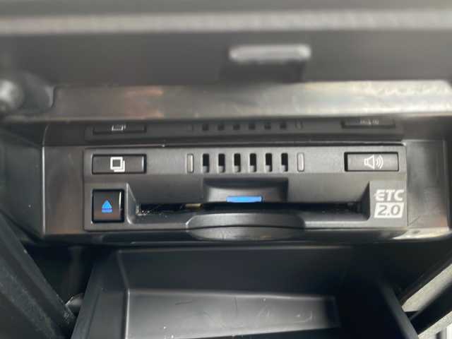 トヨタ カムリ WS 島根県 2019(令1)年 9.3万km プラチナホワイトパールマイカ メーカーナビゲーション/BT CD DVD/TRDフルエアロ/レーダークルーズコントロール/バックカメラ/D席パワーシート/ETC2.0/社外ドライブレコーダー/オートマチックハイビーム/LEDヘッドライト/AUTOHOLD