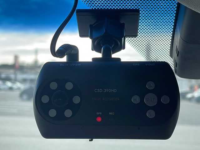 トヨタ カムリ WS 島根県 2019(令1)年 9.3万km プラチナホワイトパールマイカ メーカーナビゲーション/BT CD DVD/TRDフルエアロ/レーダークルーズコントロール/バックカメラ/D席パワーシート/ETC2.0/社外ドライブレコーダー/オートマチックハイビーム/LEDヘッドライト/AUTOHOLD