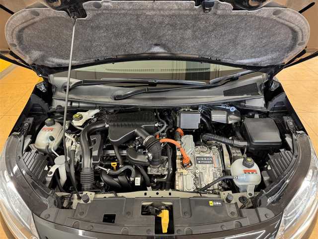 日産 ノート X 群馬県 2022(令4)年 8.6万km スーパーブラック エマージェンシーブレーキ/プロパイロット/純正9インチメーカーナビ/　　BT/フルセグ/USB/AppleCarPlay/AndroidAuto/アラウンドビューモニター/オートライト/オートハイビーム/コーナーセンサー/デジタルインナーミラー/ブラインドスポットモニター/レーンアシスト/オートブレーキホールド/おくだけ充電/横滑り防止装置/サイド・カーテンエアバッグ/スマートキー/ビルトインETC2.0