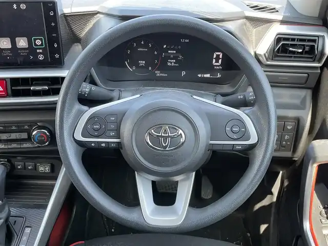 トヨタ ライズ G 道央・札幌 2021(令3)年 2.9万km シャイニングホワイトパール ４WD/寒冷地仕様/純正ディスプレイオーディオ/AM/FM/BT/フルセグ/衝突被害軽減ブレーキ/横滑り防止装置/レーンキープアシスト/コーナーセンサー/パノラミックビューモニター/アイドリングストップ/ワイパーデアイサー/PWRMODE/前席シートヒーター/ステアリングリモコン/MTモード付AT/ヘッドライトレベライザー/電動格納ミラー/ウィンカーミラー/純正フロアマット/純正エンジンスターター/社外AW付冬タイヤ積込/195/65/R16/2023年/山8mm