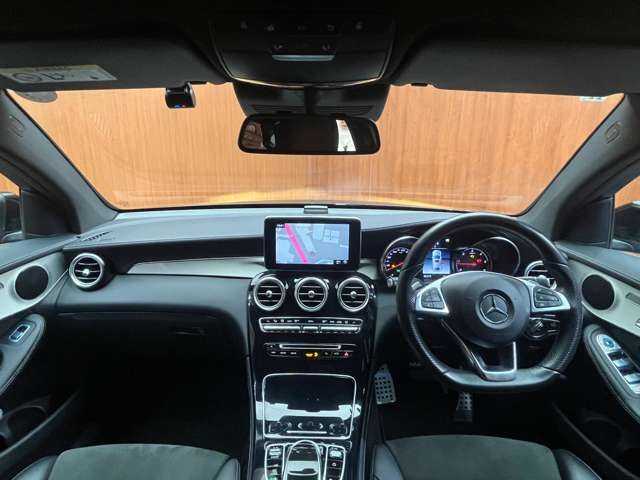 メルセデス・ベンツ ＧＬＣ２２０ d 4マチック クーペ スポーツ 千葉県 2017(平29)年 6.1万km オブシディアンブラック ACC　/半革シート　/ナビ　/TV　/360°　/Bluetooth接続　/HUD　/電動シート　/シートヒーター　/電動リアゲート　/アクティブパーキング　/アンビエントライト　/衝突軽減B　/BSM　/LKA　/ドラレコ /ETC
