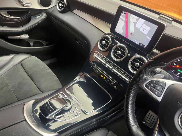 メルセデス・ベンツ ＧＬＣ２２０ d 4マチック クーペ スポーツ 千葉県 2017(平29)年 6.1万km オブシディアンブラック ACC　/半革シート　/ナビ　/TV　/360°　/Bluetooth接続　/HUD　/電動シート　/シートヒーター　/電動リアゲート　/アクティブパーキング　/アンビエントライト　/衝突軽減B　/BSM　/LKA　/ドラレコ /ETC