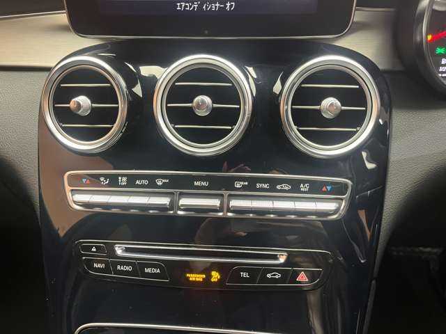 メルセデス・ベンツ ＧＬＣ２２０ d 4マチック クーペ スポーツ 千葉県 2017(平29)年 6.1万km オブシディアンブラック ACC　/半革シート　/ナビ　/TV　/360°　/Bluetooth接続　/HUD　/電動シート　/シートヒーター　/電動リアゲート　/アクティブパーキング　/アンビエントライト　/衝突軽減B　/BSM　/LKA　/ドラレコ /ETC