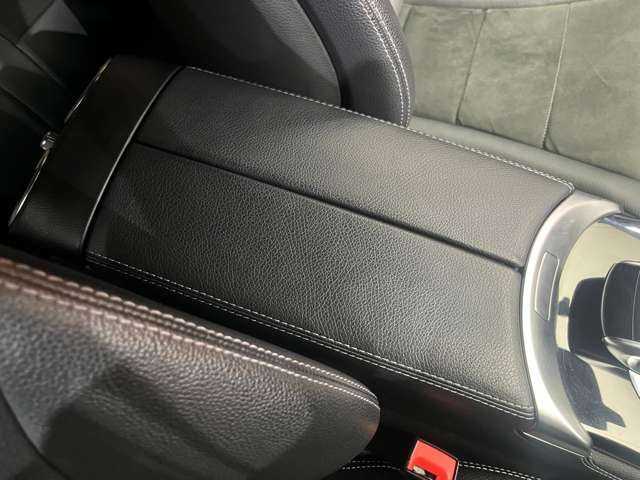 メルセデス・ベンツ ＧＬＣ２２０ d 4マチック クーペ スポーツ 千葉県 2017(平29)年 6.1万km オブシディアンブラック ACC　/半革シート　/ナビ　/TV　/360°　/Bluetooth接続　/HUD　/電動シート　/シートヒーター　/電動リアゲート　/アクティブパーキング　/アンビエントライト　/衝突軽減B　/BSM　/LKA　/ドラレコ /ETC