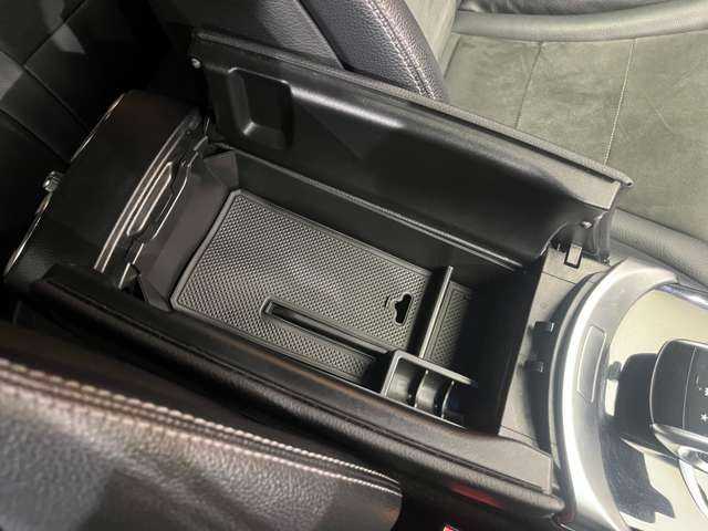 メルセデス・ベンツ ＧＬＣ２２０ d 4マチック クーペ スポーツ 千葉県 2017(平29)年 6.1万km オブシディアンブラック ACC　/半革シート　/ナビ　/TV　/360°　/Bluetooth接続　/HUD　/電動シート　/シートヒーター　/電動リアゲート　/アクティブパーキング　/アンビエントライト　/衝突軽減B　/BSM　/LKA　/ドラレコ /ETC