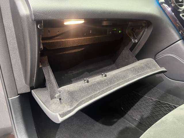 メルセデス・ベンツ ＧＬＣ２２０ d 4マチック クーペ スポーツ 千葉県 2017(平29)年 6.1万km オブシディアンブラック ACC　/半革シート　/ナビ　/TV　/360°　/Bluetooth接続　/HUD　/電動シート　/シートヒーター　/電動リアゲート　/アクティブパーキング　/アンビエントライト　/衝突軽減B　/BSM　/LKA　/ドラレコ /ETC