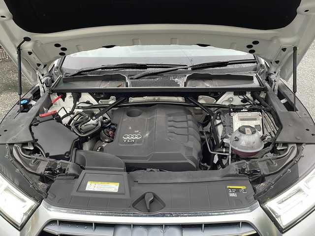 アウディ Ｑ５ 40TDIクワトロ Sライン 大阪府 2020(令2)年 2.4万km グレイシアホワイトメタリック ワンオーナー/純正メモリナビ/・DVD/CD/FM/AM/Bluetooth/・フルセグテレビ/ETC/ドライブレコーダー/バックカメラ/全周囲カメラ/衝突軽減ブレーキ/盗難防止装置/革巻きステアリング/ステアリングリモコン/パドルシフト/メモリシート（D席+N席）/パワーシート（D席+N席）/シートヒーター（D席+N席）/ルーフレール/コーナーセンサー/LEDヘッドライト/オートライト/オートエアコン/スマートキー×2/プッシュスタート/12V電源/USBジャック/純正19インチアルミホイール/純正フロアマット/取扱説明書/ナビ取扱説明書/保証書