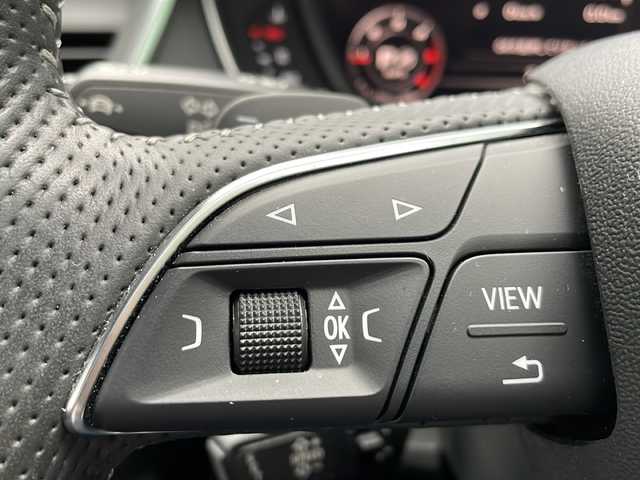 アウディ Ｑ５ 40TDIクワトロ Sライン 大阪府 2020(令2)年 2.4万km グレイシアホワイトメタリック ワンオーナー/純正メモリナビ/・DVD/CD/FM/AM/Bluetooth/・フルセグテレビ/ETC/ドライブレコーダー/バックカメラ/全周囲カメラ/衝突軽減ブレーキ/盗難防止装置/革巻きステアリング/ステアリングリモコン/パドルシフト/メモリシート（D席+N席）/パワーシート（D席+N席）/シートヒーター（D席+N席）/ルーフレール/コーナーセンサー/LEDヘッドライト/オートライト/オートエアコン/スマートキー×2/プッシュスタート/12V電源/USBジャック/純正19インチアルミホイール/純正フロアマット/取扱説明書/ナビ取扱説明書/保証書