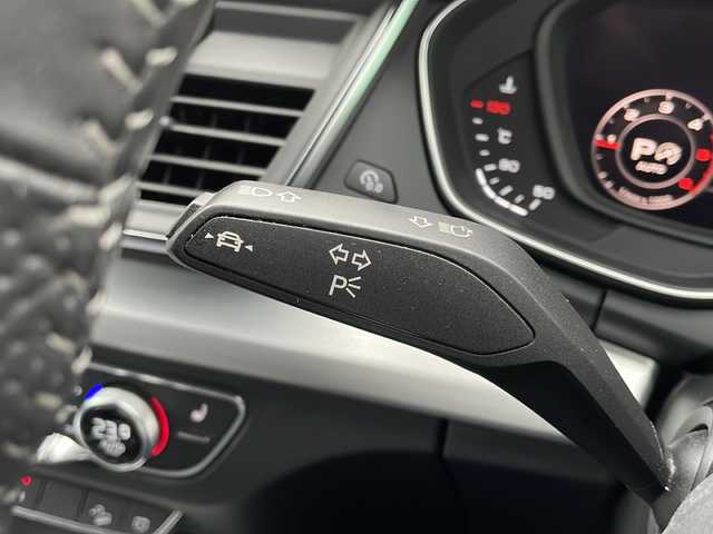 アウディ Ｑ５ 40TDIクワトロ Sライン 大阪府 2020(令2)年 2.4万km グレイシアホワイトメタリック ワンオーナー/純正メモリナビ/・DVD/CD/FM/AM/Bluetooth/・フルセグテレビ/ETC/ドライブレコーダー/バックカメラ/全周囲カメラ/衝突軽減ブレーキ/盗難防止装置/革巻きステアリング/ステアリングリモコン/パドルシフト/メモリシート（D席+N席）/パワーシート（D席+N席）/シートヒーター（D席+N席）/ルーフレール/コーナーセンサー/LEDヘッドライト/オートライト/オートエアコン/スマートキー×2/プッシュスタート/12V電源/USBジャック/純正19インチアルミホイール/純正フロアマット/取扱説明書/ナビ取扱説明書/保証書