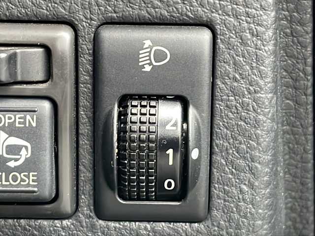 日産 ティーダ 15S 岐阜県 2008(平20)年 7万km サファイアブラック 禁煙車/AM/FM/CD/DVD/純正HDDナビ/ワンセグTV/サイドカメラ/バックカメラ/社外ETC/純正フロアマット/ハンドルスイッチ/盗難防止/オートエアコン/ヘッドライトレベライザー/Wエアバッグ/ドアバイザー/スマートキー