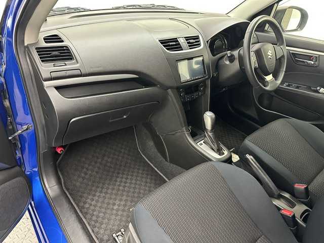 スズキ スイフト XL－DJE 兵庫県 2016(平28)年 6.9万km ブーストブルーパールメタリック 純正SDナビ/フルセグ CD DVD BT MSV/バックカメラ/ドライブレコーダー/ビルトインETC/ドライブレコーダー/アイドリングストップ/純正ドアバイザー/純正フロアマット/スマートキー/プッシュスタート/スペアキー