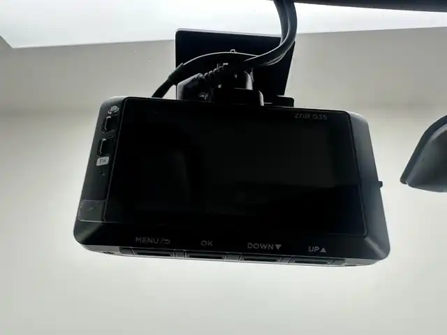 スズキ スイフト XL－DJE 兵庫県 2016(平28)年 6.9万km ブーストブルーパールメタリック 純正SDナビ/フルセグ CD DVD BT MSV/バックカメラ/ドライブレコーダー/ビルトインETC/ドライブレコーダー/アイドリングストップ/純正ドアバイザー/純正フロアマット/スマートキー/プッシュスタート/スペアキー