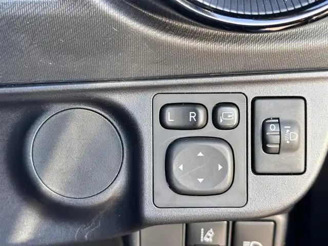 トヨタ アクア S 宮城県 2019(令1)年 3万km コバルトブルーメタリック セーフティセンス/・プリクラッシュセーフティ/・レーンディパーチャーアラート/・オートマチックハイビーム/・先行車発進告知機能/＋インテリジェントクリアランスソナー（パーキングサポートブレーキ機能付）/＝＝＝/純正ナビ（NSZT-W68T）/・CD/DVD/・Bluetooth/・フルセグTV/バックカメラ/ビルトインETC/ドライブレコーダー/キーレスエントリー/スペアキー1本/電動格納ミラー/純正フロアマット/ドアバイザー/Wエアバッグ