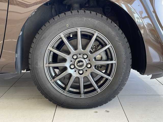 トヨタ シエンタ G クエロ 新潟県 2020(令2)年 1.8万km ヴィンテージブラウンパールクリスタルシャイン 4WD/純正9インチSDナビ(NSZT-Y68T)/CD/DVD/BT/フルセグテレビ/全方位カメラ/ETC/衝突被害軽減ブレーキ/レーンキープアシスト/半革シート/両側パワースライドドア/コーナーセンサー/スマートキー/プッシュスタート/LEDヘッドライト/オートライト/オートハイビーム/フォグランプ/社外15インチアルミホイール/純正15インチAW夏タイヤ車載