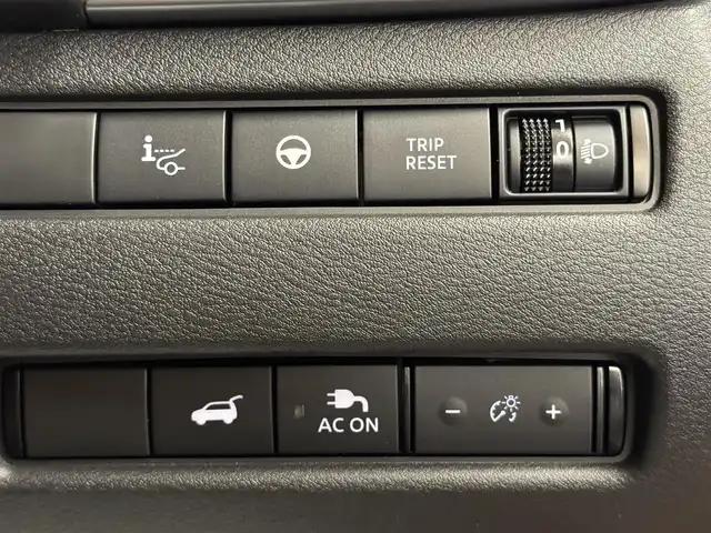 日産 エクストレイル G e－4ORCE 群馬県 2022(令4)年 0.2万km 赤 安全装備/・エマージェンシーブレーキ/・アラウンドビューモニター/・プロパイロット/・ふらつき防止/・インテリジェントルームミラー/・後側方支援/・SOSコール/メーカーナビゲーション/・AM/FM/フルセグTV/・Bluetooth/Apple car play/LEDヘッドライト/オートライト/ハンドルヒーター/全席シートヒーター/パワーシートDN席/シートメモリー/防水シート/ビルトインETC2.0/電動格納ドアミラー/プッシュスタート/スマートキー/純正19インチアルミホイール